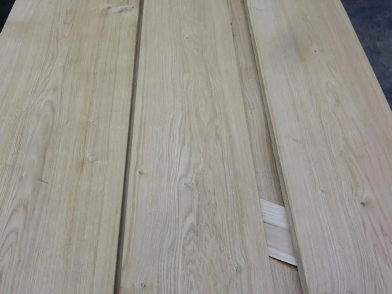 1,5mm Asteiche euro. Furnier kleinastig